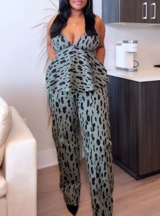 Denim Peplum Top+Animal Print Barrel Jeans